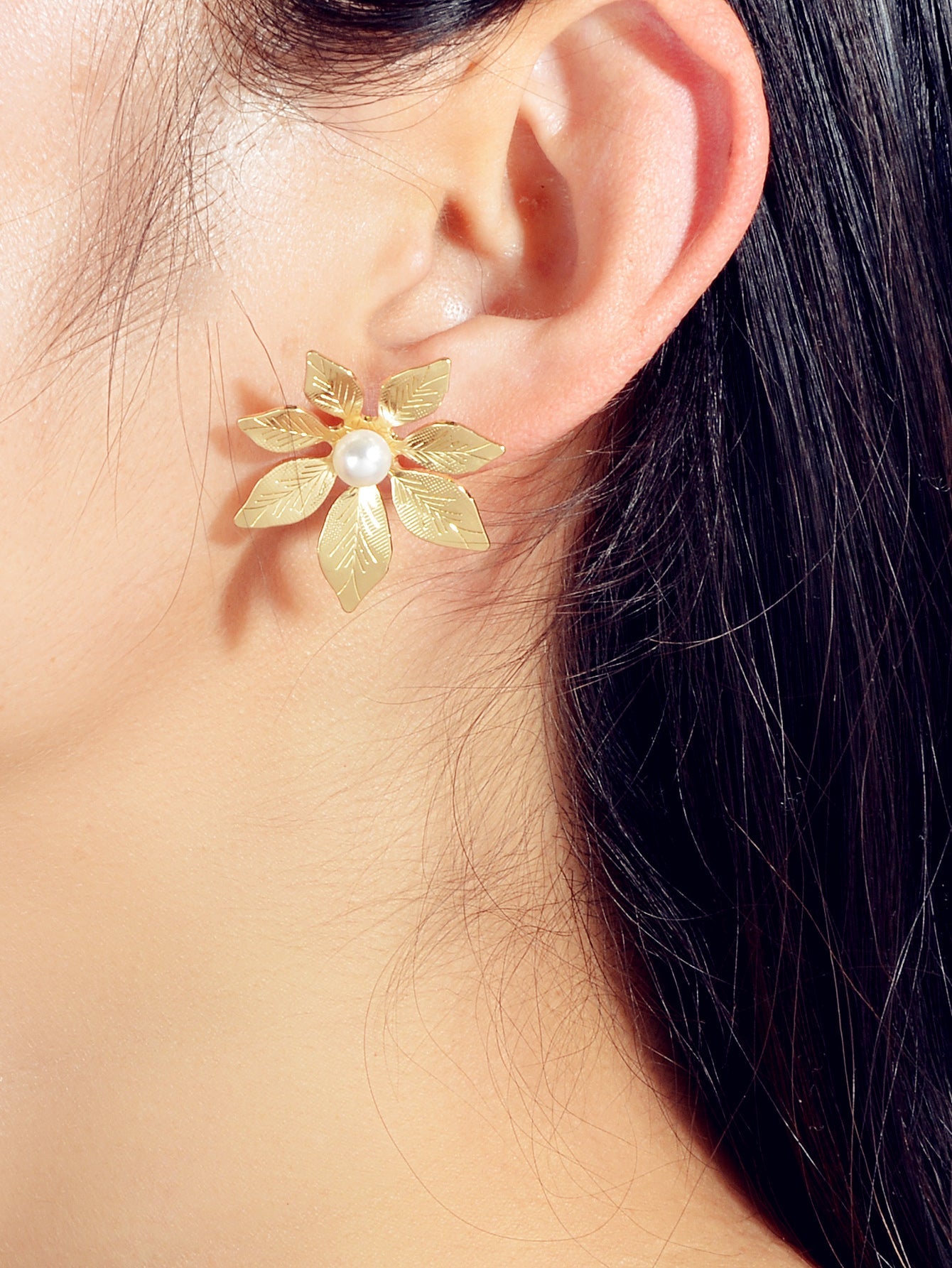 Fashion Pearl Decoration Gold Silver Leaf Hypoallergenic Stud Pierced Earrings-1