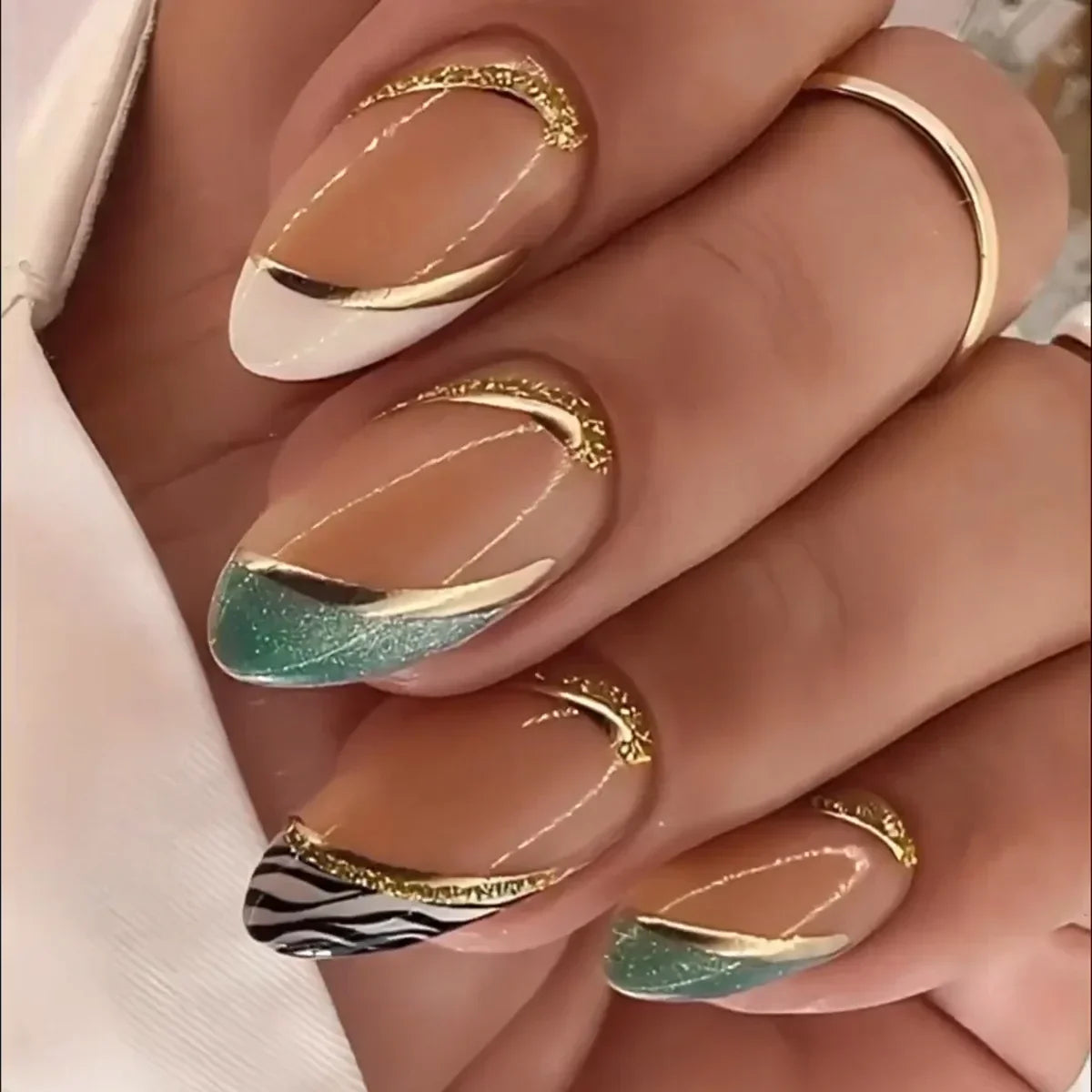 Chic Almond Press-On Nails-12