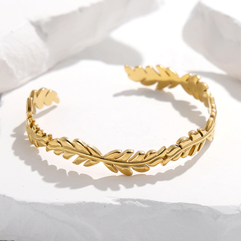 Cross-border European and American titanium steel bracelet non-fading adjustable stainless steel bracelet female exaggerated high-grade open bracelet