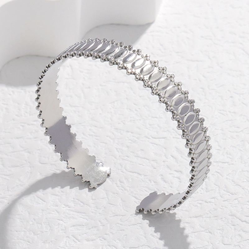 Cross-border European and American titanium steel bracelet non-fading adjustable stainless steel bracelet female exaggerated high-grade open bracelet