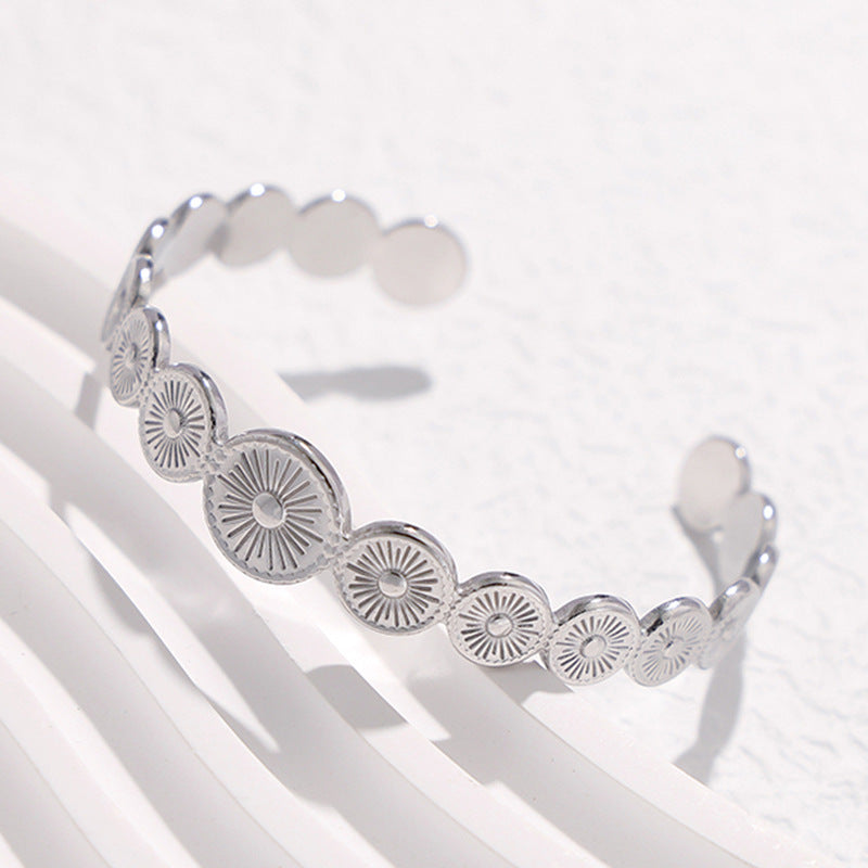 Cross-border European and American titanium steel bracelet non-fading adjustable stainless steel bracelet female exaggerated high-grade open bracelet