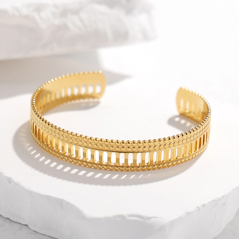 Cross-border European and American titanium steel bracelet non-fading adjustable stainless steel bracelet female exaggerated high-grade open bracelet