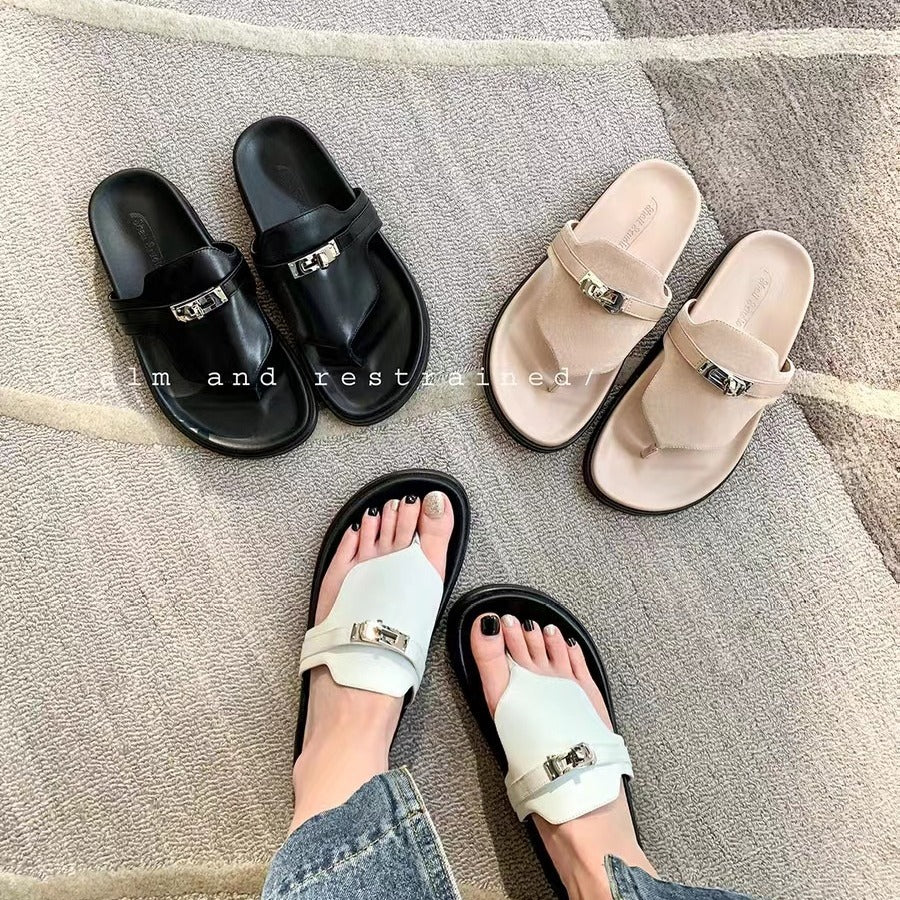 Su Yinyin's Same Classic Style with a Double Buckle, Thick-Soled, Flip-Flop Casual Thong Sandals for Women, Suitable for Summer Outdoor Wear