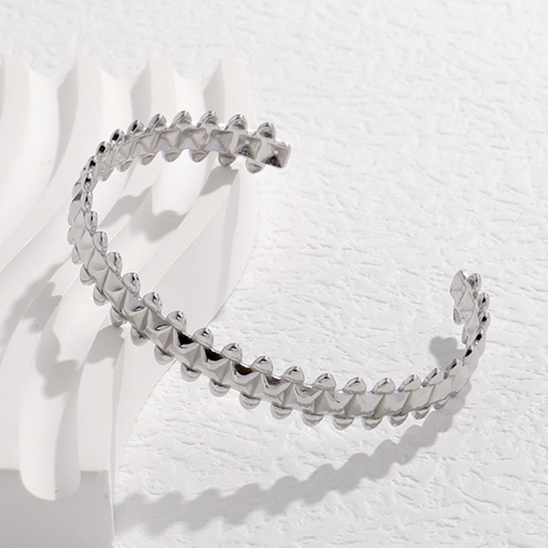 Cross-border European and American titanium steel bracelet non-fading adjustable stainless steel bracelet female exaggerated high-grade open bracelet