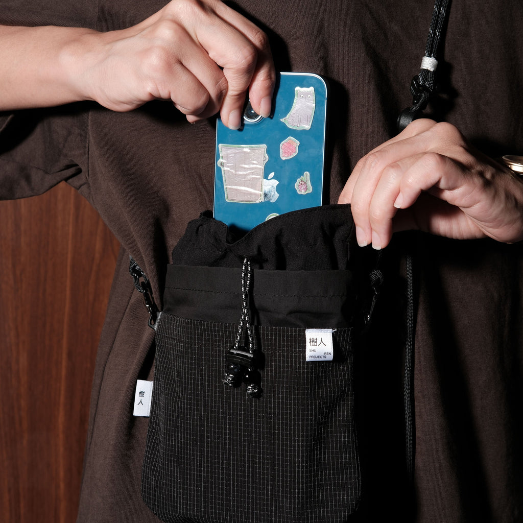 Storm Kin Pouch / Black - Water Resistant